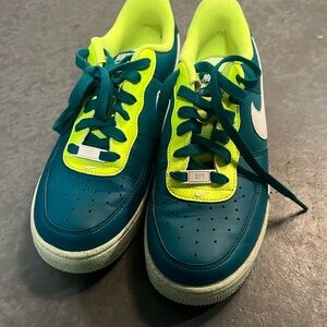 Nike air brand new too small for me. Fits size 7.5/8 (38-38.5). Any gender!